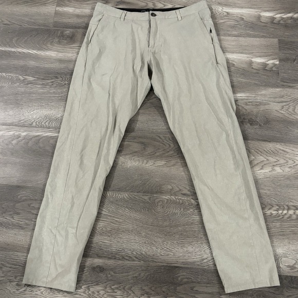 Vuori Aim Pants Mens 32x31 Stretch Performance Lightweight Golf Chino V431 - Picture 1 of 12
